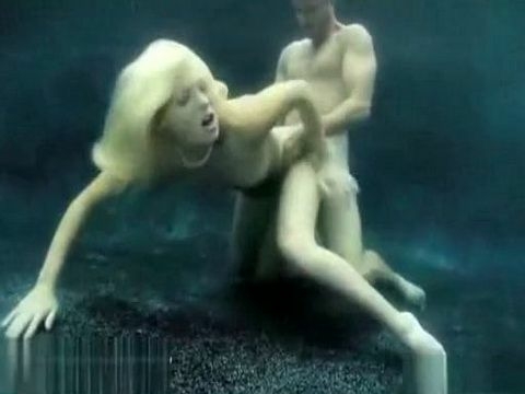 คลิป18+ ถ่ายแบบสาวใต้น้ำแล้วลงไปเอากัน เบิร์นหีโมกควยใต้น้ำ ทั้งอึดทั้งเสียวโครตเก่ง